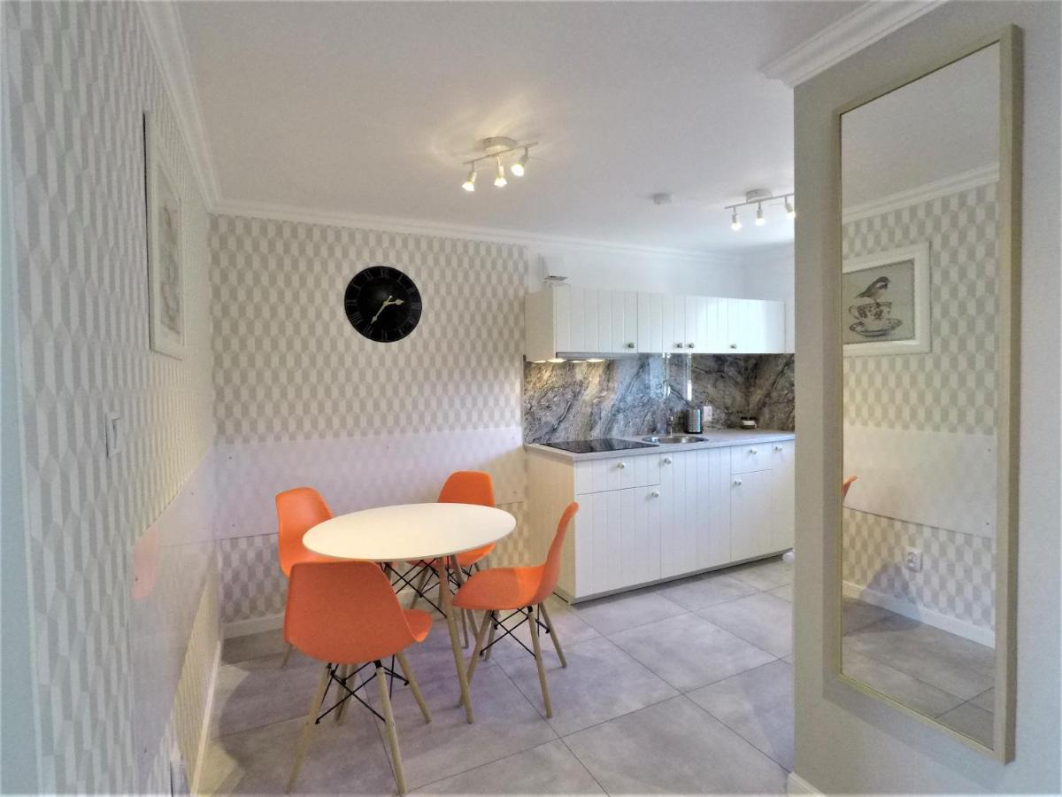 Apartamenty Dobranoc - Wawer 2 Warsaw Exterior photo